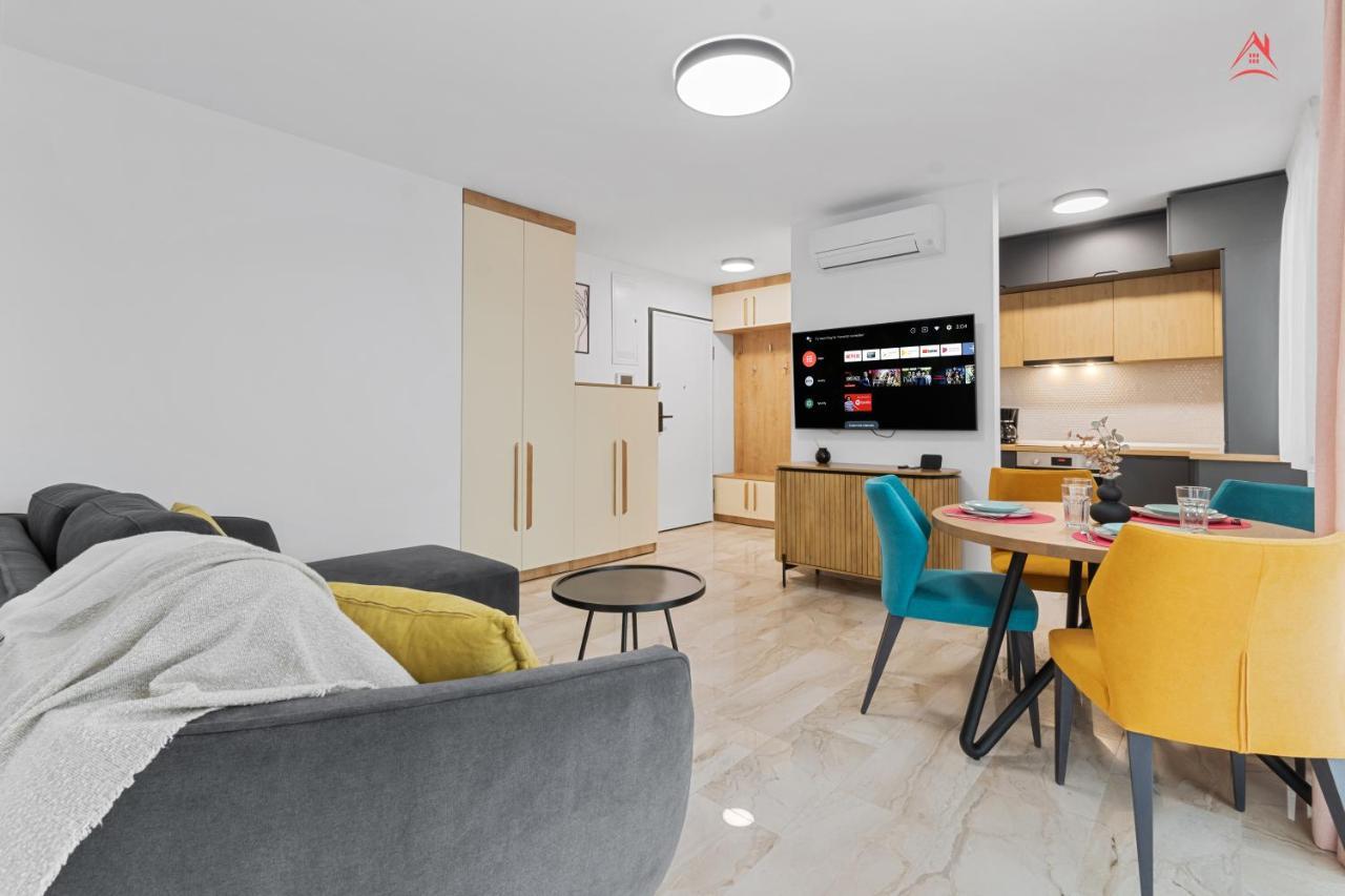 Apartament Opera Residence - Cismigiu, Eroilor, Free Private Parking Bucharest Exterior photo